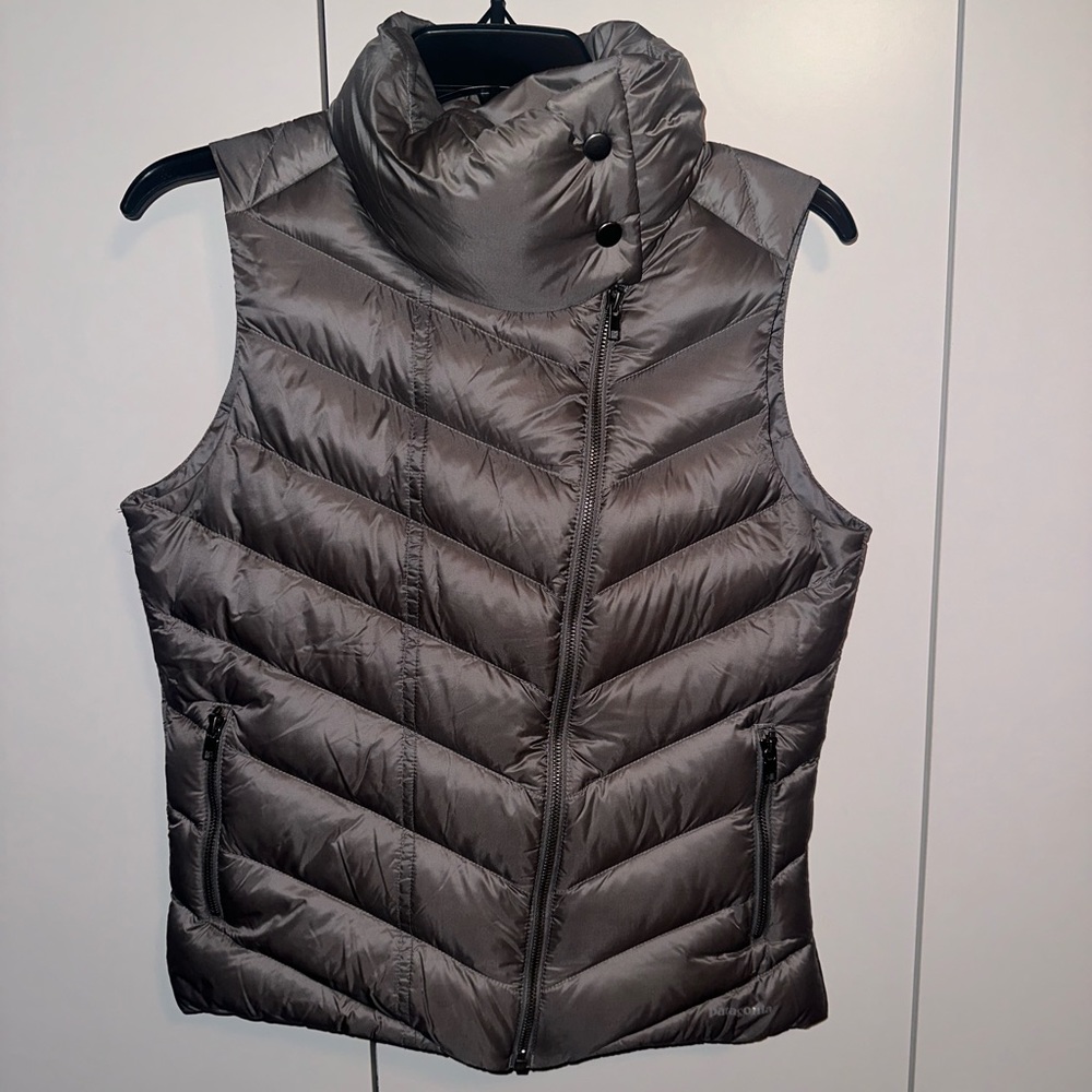 Patagonia Vest Size Small Plow Quilted Duck Down Puffer Vest  Goose Down